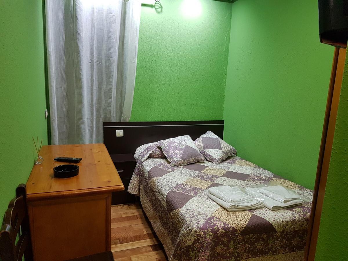 Hostal Los Nogales カンガス・デル・ナルセア エクステリア 写真