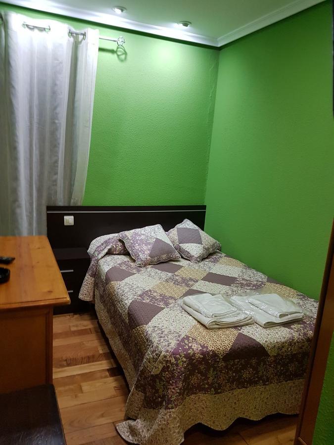 Hostal Los Nogales カンガス・デル・ナルセア エクステリア 写真