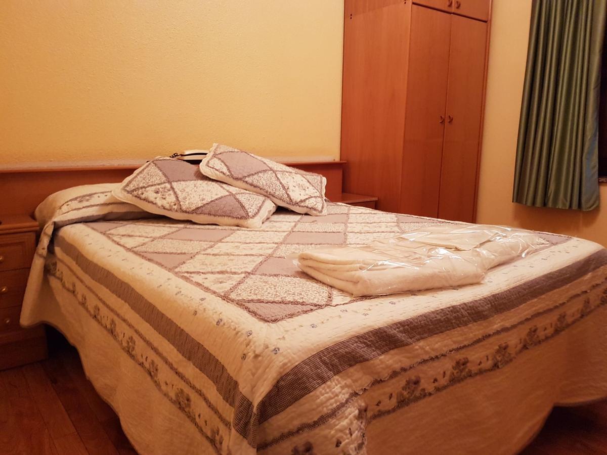 Hostal Los Nogales カンガス・デル・ナルセア エクステリア 写真